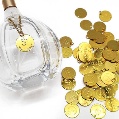 comprare Etichette di etichette metalliche di incisione Eco-friendly Custom Metal Hang Tags Riciclate fabbricazione online