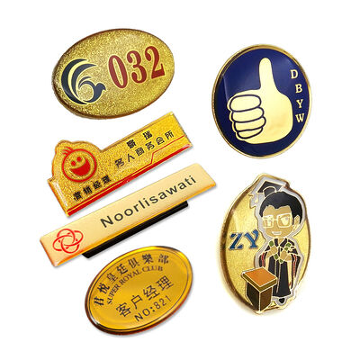 comprar Gravação a laser Placa de metal etiquetas de nome resistentes à corrosão Epoxy badges de nome fabricação em linha