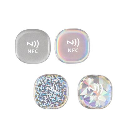 comprar Etiquetas RFID personalizadas de plástico NFC 213 215 216 impermeável etiqueta Nfc personalizada quadrada epoxi anti-metal para compartilhar informações de contato fabricação em linha