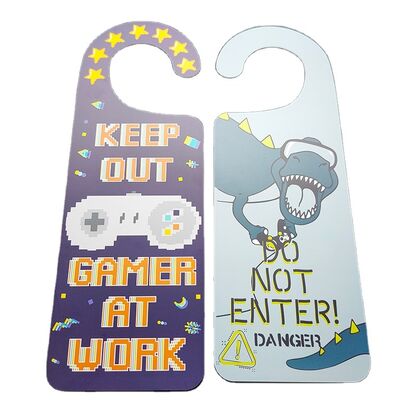 comprare Custom Double Sides CYMK Logo stampato Pulisci la stanza e non distrub PVC Tag di appesa Tag di appesa porta per hotel fabbricazione online