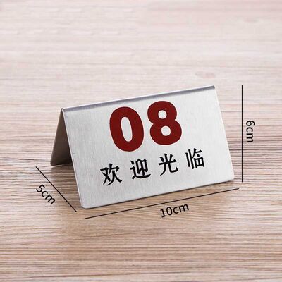 Mua Logo tùy chỉnh hình tam giác in thép không gỉ kim loại Bàn đứng hàng đầu số bảng hiệu sản xuất trực tuyến